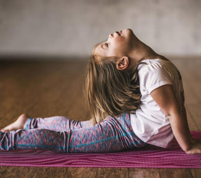 Lợi ích yoga cho trẻ-1